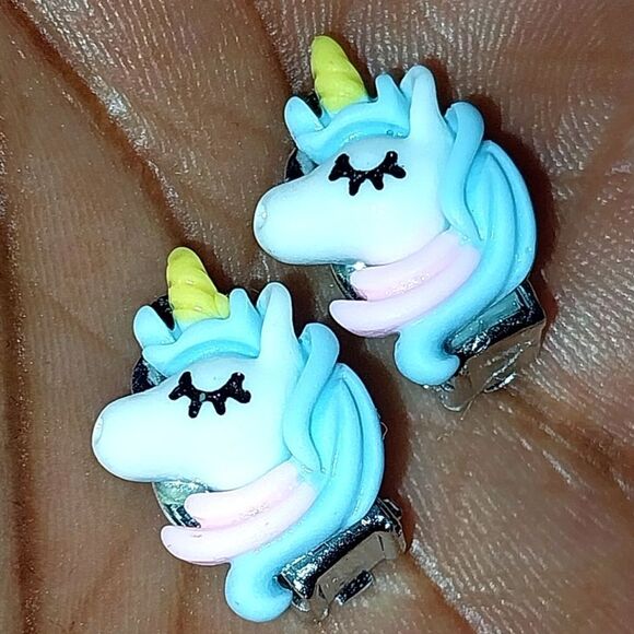 Beautiful girls unicorn clip-on earrings for kids - Picture 4 of 5
